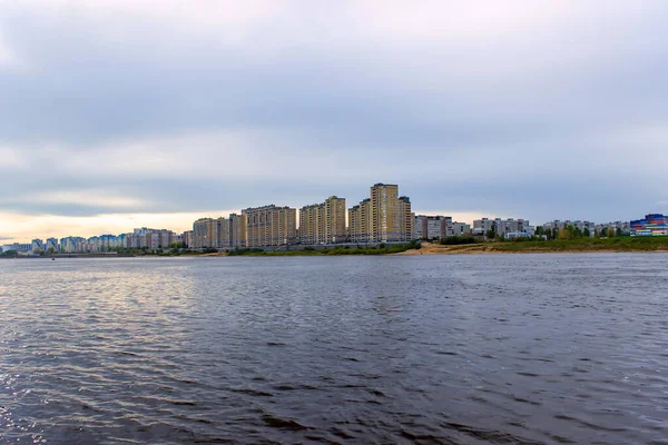 Nizhniy Novgorod Russia September Tdecember 2019 从伏尔加河看海岸线上的新房 — 图库照片