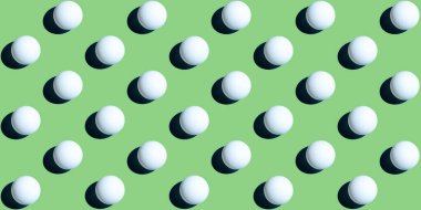 Üniformalı yeşil arka planda izole edilmiş küreler olarak beyaz ping pong toplarının deseni
