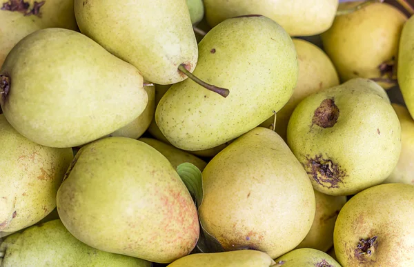 Taze ev yapımı armut