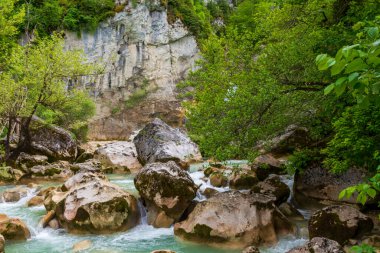 Şelaleler, yürüyüş yolları, izleme noktaları ve piknik alanları Kastamonu, Pnarba bölgesi, Batı Karadeniz bölgesi, doğal mucize kanyonu ve orman. 