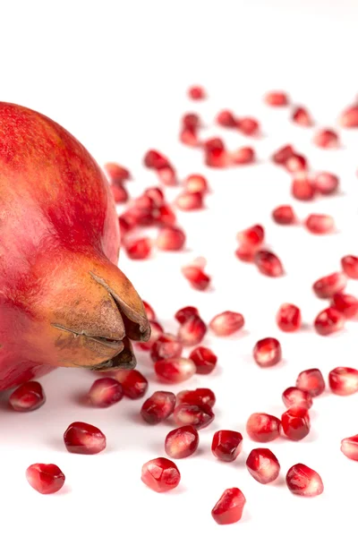 Beyaz arka plan Punica granatum nar tohumları
