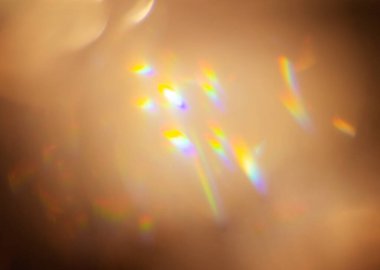 Işıktan çok renkli bir parıltı.