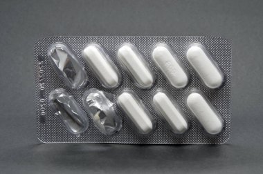 Oval tabletlerin ilaçları.