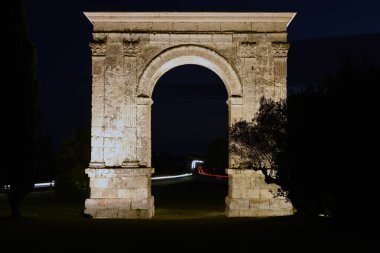 Eski yolda MÖ 15 - MÖ 5 yılları arasında Roma Via Augusta - şimdi N-340 yolu. Roda de Ber, Tarragon. Barcelona 'ya doğru bak.