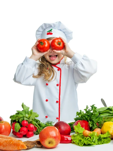 Enfant dans la cuisine préparant un repas — Photo