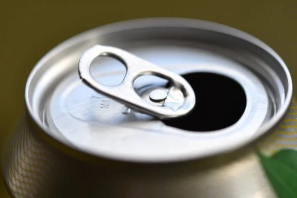 オープンソーダ缶又は錫の閉鎖 — ストック写真