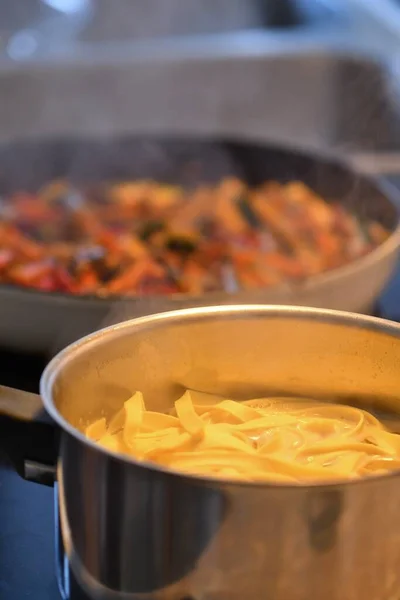 Foto Fideos Hirviendo Pasta Cocina Cocina — Foto de Stock