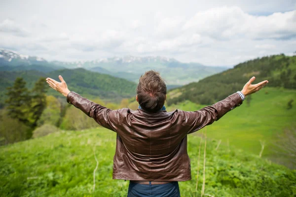 Mutlu adam muhteşem dağ zevk