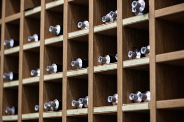 Saç Berber Dükkanı, bir boya ile tüplerin içeren salonların raf