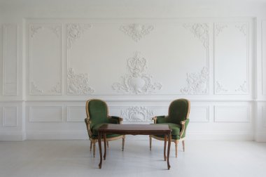 Daire iç - klasik Vintage tarzı mobilya ayarla parlak loft at. Oturma odası içinde ev.