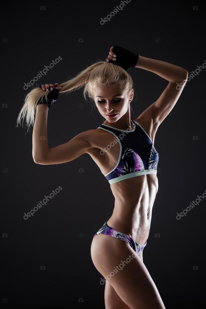 TEEN IN TINY BIKINI Lana Ivans Mfc