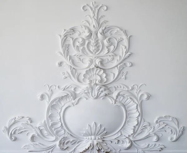 White wall molding with geometric shape and vanishing point. Horizontal — Stock Photo, Image