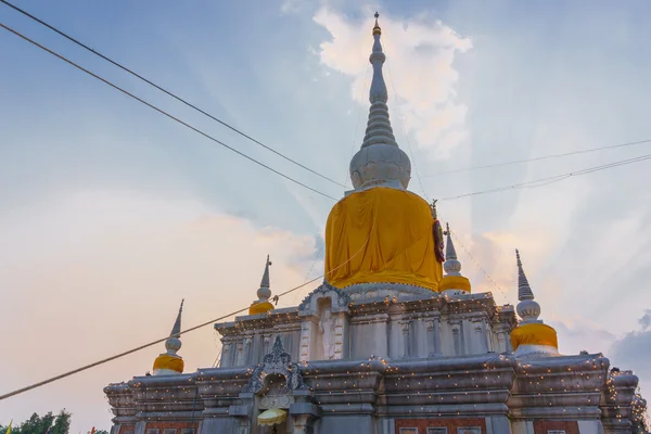 günbatımı gökyüzü, Tayland Budist pagoda