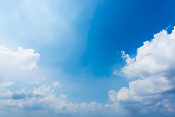 Blue sky with white cloud — Stock Photo, Image