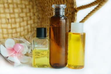 plastik şişeler ve kozmetik ambalaj