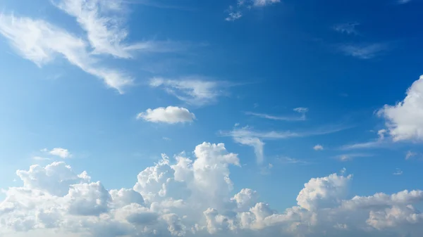 Blue sky and white cloud in sunny day — Stock Photo, Image