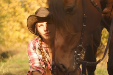 kovboy kız ve bir at