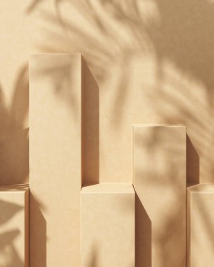 Ürün sunumu için soyut arka plan, güneş ışığı ve bej çimento platformundaki tropikal bitkilerin gölgesi. 3d oluşturma