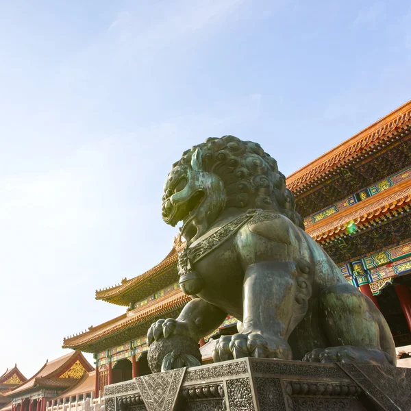 Kina Beijing Förbjudna Staden Lejonet Statyn — Stockfoto