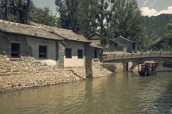 Rzeki i antyczny architektura w Chinach — Zdjęcie stockowe