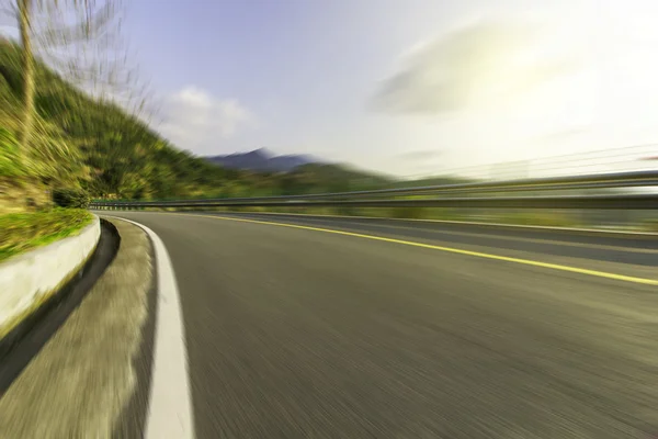 蜿蜒的道路背景 — 图库照片