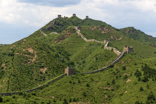 Beijing Great Wall i Kina, majestätiska muren, en symbol för Kina. — Stockfoto