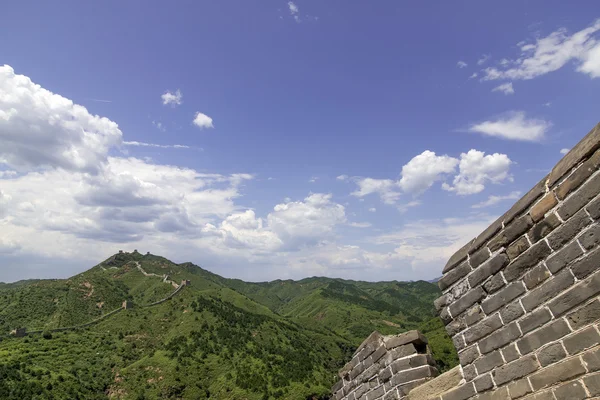 Pequim Grande Muralha na China, a majestosa Grande Muralha, um símbolo da China . — Fotografia de Stock