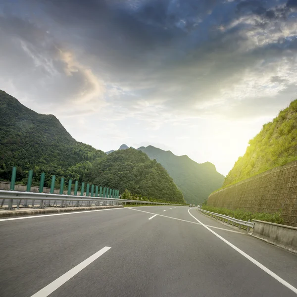 Vackra berg Highway — Stockfoto