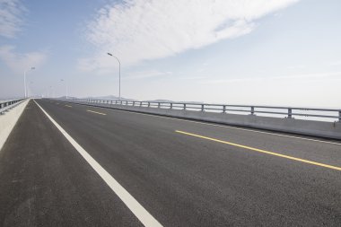 Deniz Köprüsü yol