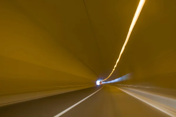 急速な車トンネル — ストック写真