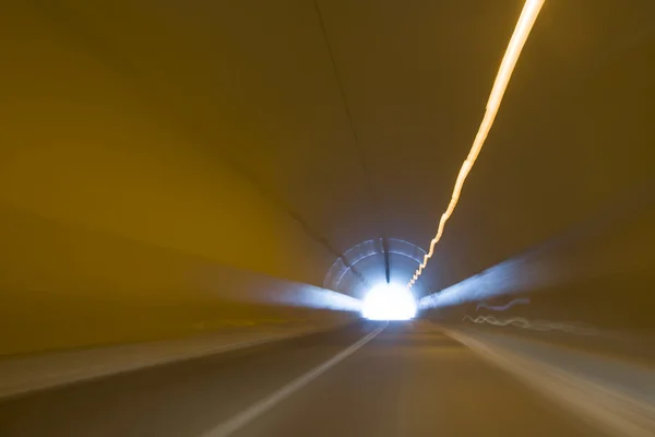 急速な車トンネル — ストック写真