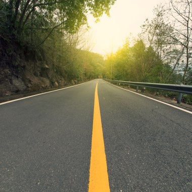 Dolambaçlı yol arka plan
