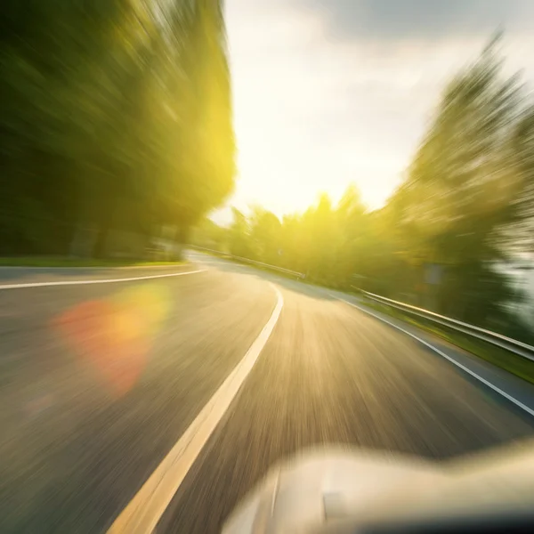 Carretera carretera con hermosa naturaleza — Foto de Stock