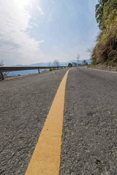 Highway winding road — Stockfoto