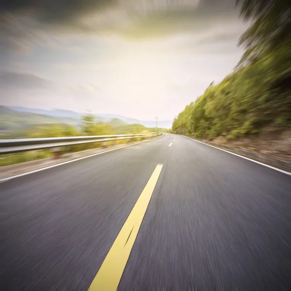 Highway winding road — Stockfoto