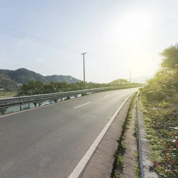 Strada tortuosa come sfondo — Foto Stock