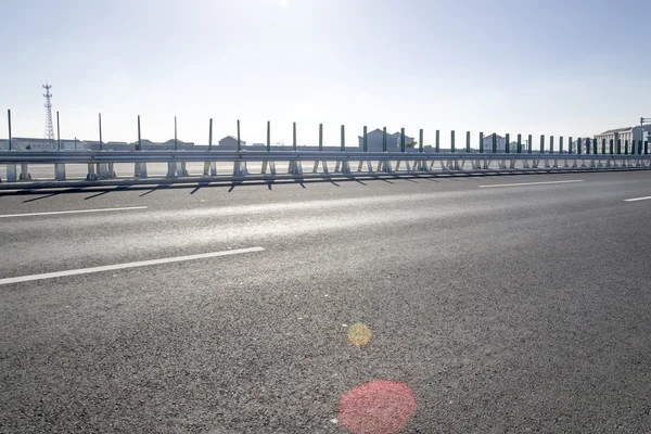 Drogowego autostrady miasto jako tło — Zdjęcie stockowe