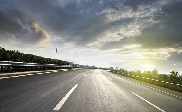 Bos snelweg weg als achtergrond — Stockfoto