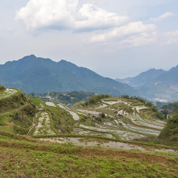 Mountains terraced landscape with clouds — Stock fotografie