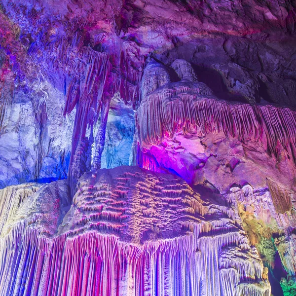 China cavernas, formas de terra cársticas . — Fotografia de Stock