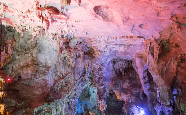 China caves karst landforms — Stock Photo, Image