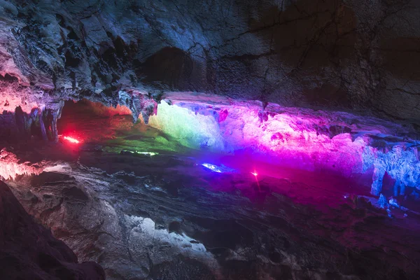 China caves karst landforms — Stock Photo, Image