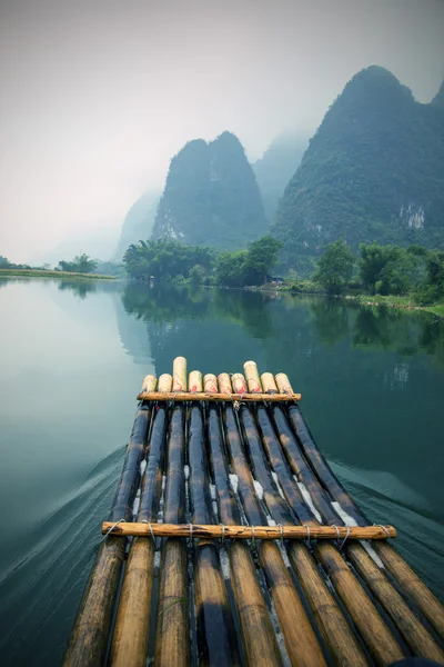 Bamboo rafting  in Yulong River — Zdjęcie stockowe