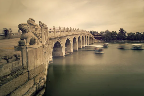 Siedemnaście Arch Bridge, Summer Palace, Beijing, Chiny — Zdjęcie stockowe