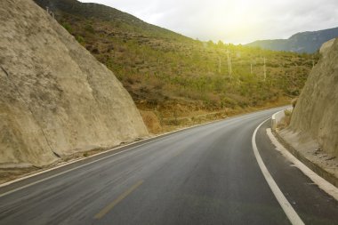 Dolambaçlı yol arka plan 