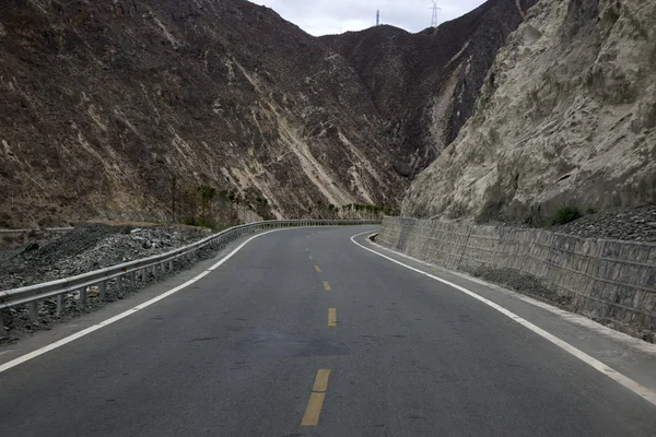 Dolambaçlı yol arka plan Çin — Stok fotoğraf