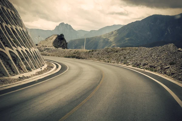 Carretera sinuosa fondo — Foto de Stock