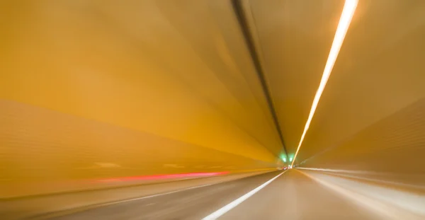 Túnel de coche rápido —  Fotos de Stock