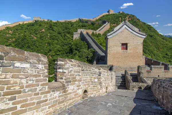 Em Pequim, China, a majestosa Grande Muralha . — Fotografia de Stock