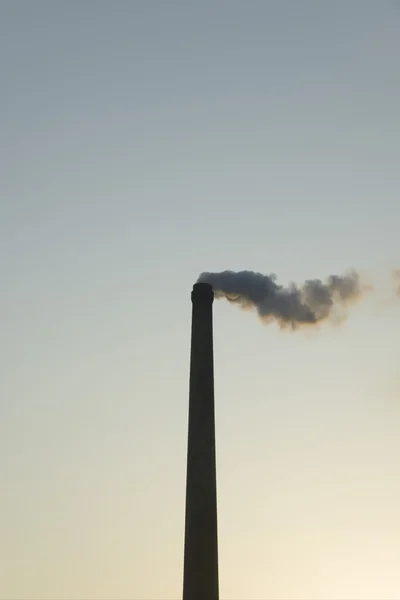 Загрязнение дымохода — стоковое фото